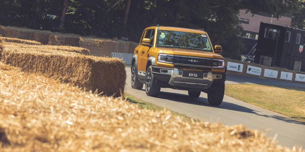 BYD Avrupa pazarına savaş açtı! Yeni 4x4 modeliyle dengeleri alt üst etmeye hazırlanıyor: İşte BYD Denza… 2